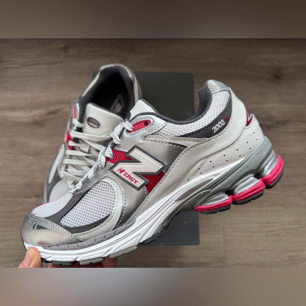 SOLD - New Balance 2002r men size 9.5 NEW